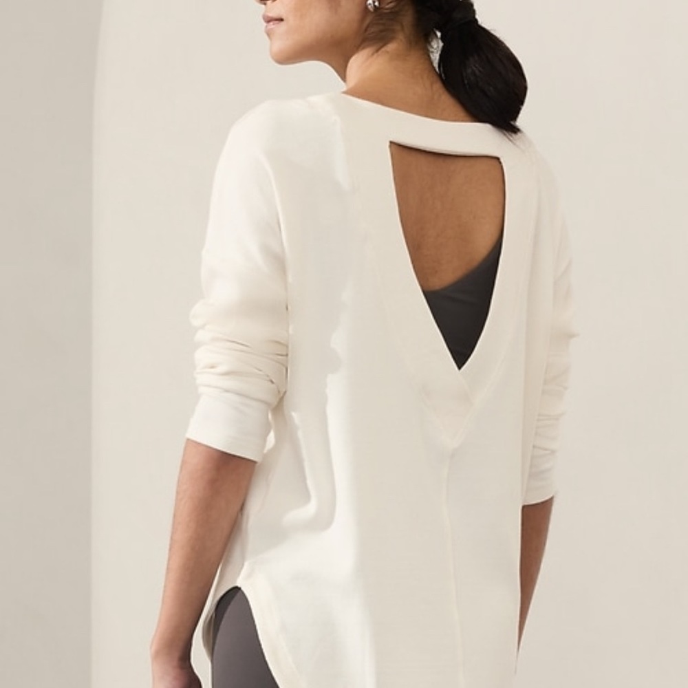 Athleta Presence Sweatshirt, size M, magnolia white